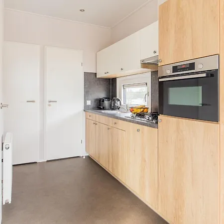 By And Harbor With Terrace 샬레 웰