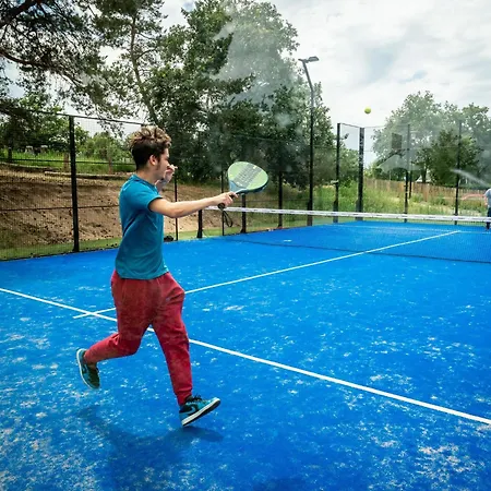 By And Harbor With Terrace 웰