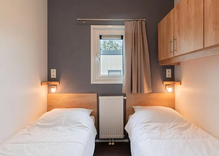 By And Harbor With Terrace Well (Limburg)