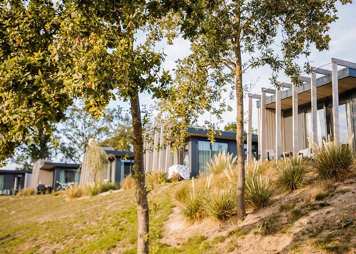 By And Harbor With Terrace * Well (Limburg)