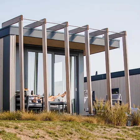 Domek alpejski By And Harbor With Terrace Well (Limburg)